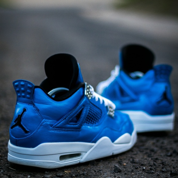 jordan 4 pantone